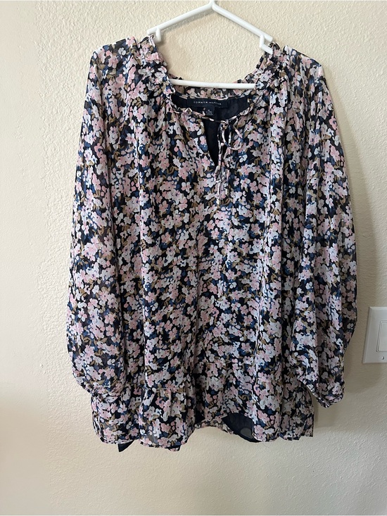Tommy Hilfiger Tops - Tommy Hilfiger women's Floral Peasant Blouse -Flowers size XL/ NWOT 1121